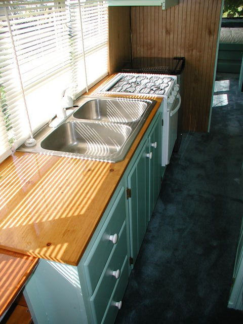 bus sink and cooker